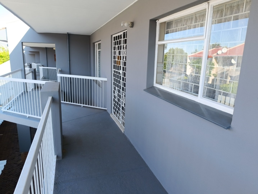 2 Bedroom Property for Sale in Langenhovenpark Free State